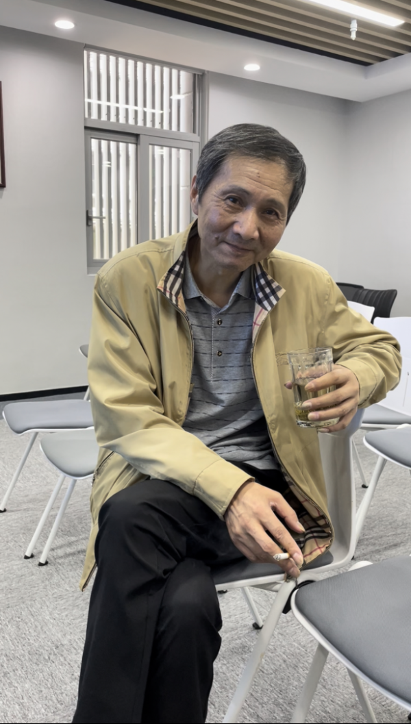 手机股票配资 “爱在深秋”上海爷叔：股市没有股神